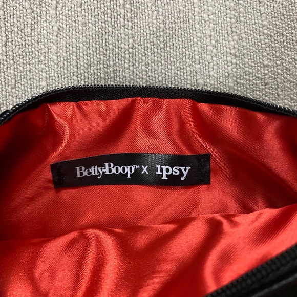Betty Boop makeup bag - Picture 3 of 3